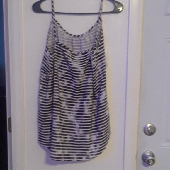 Top - Picture 2 of 4